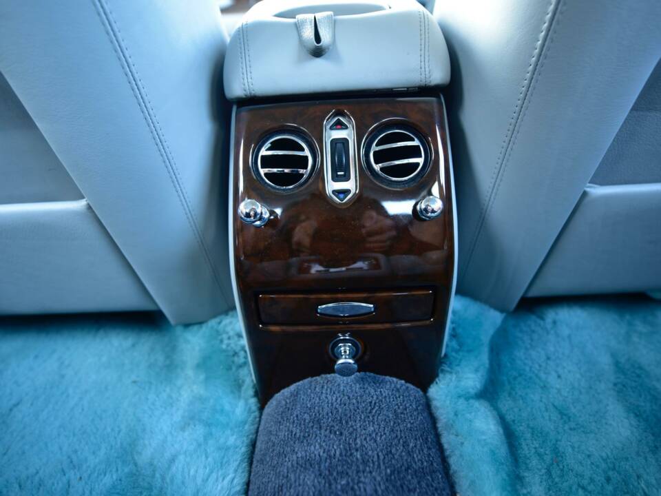 Image 46/50 of Rolls-Royce Silver Seraph (1998)