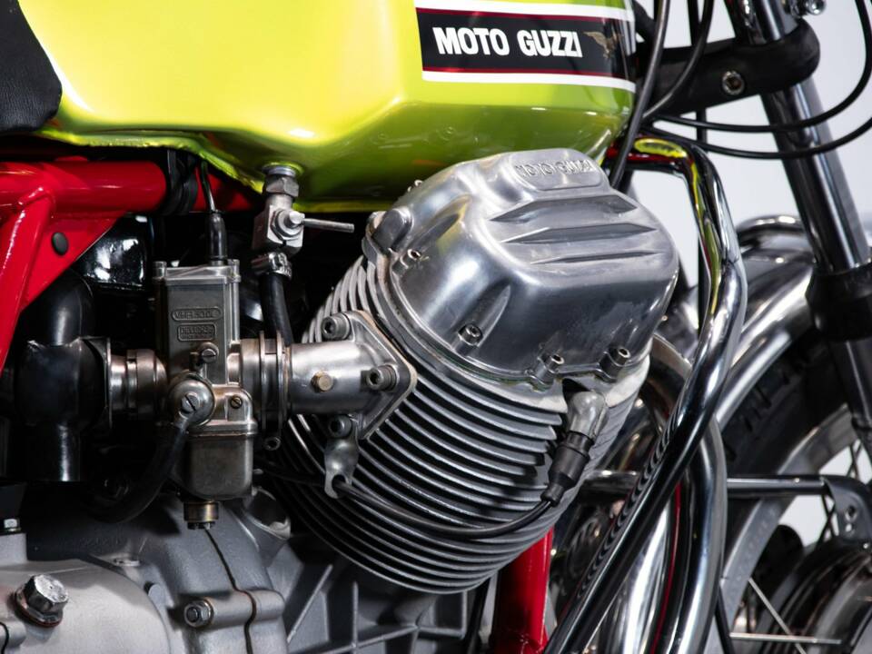 Image 32/50 of Moto Guzzi DUMMY (1971)