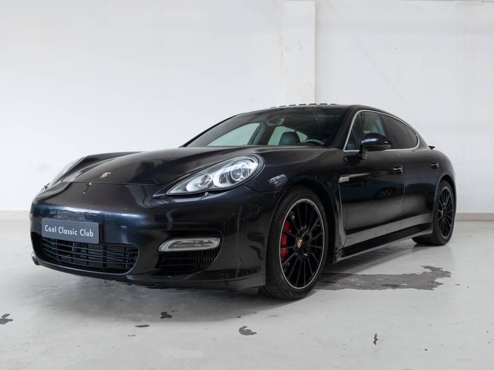 Image 1/31 of Porsche Panamera Turbo (2010)