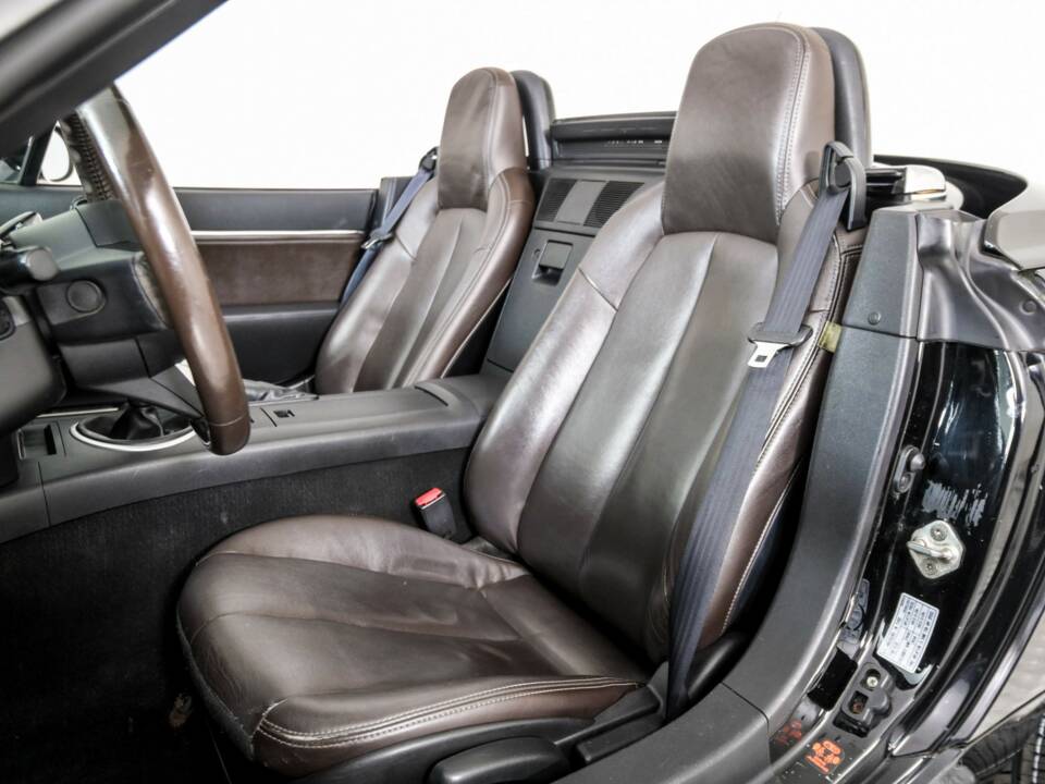 Image 18/50 of Mazda MX-5 2.0 (2009)