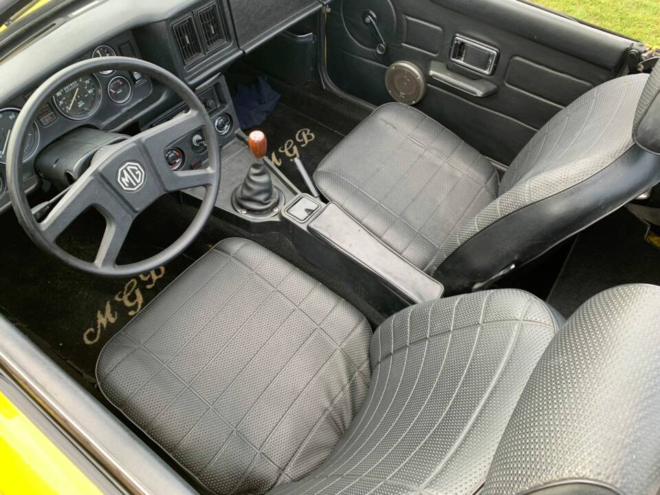 Afbeelding 2/8 van MG MGB (1980)