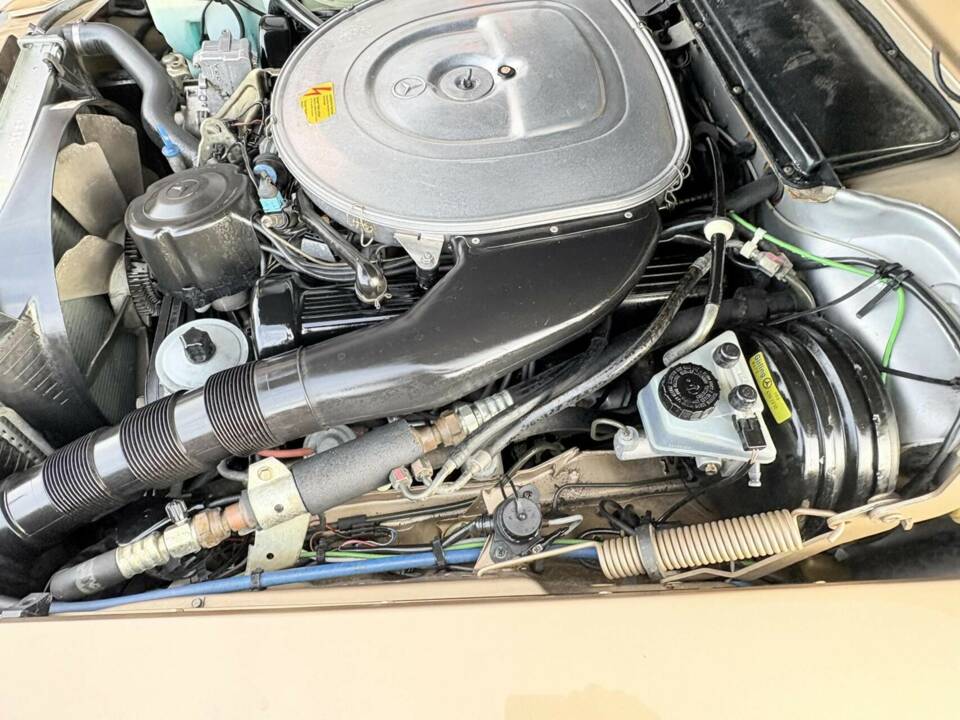 Image 37/50 of Mercedes-Benz 560 SL (1987)