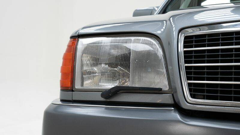 Bild 10/15 von Mercedes-Benz 300 SE (1992)