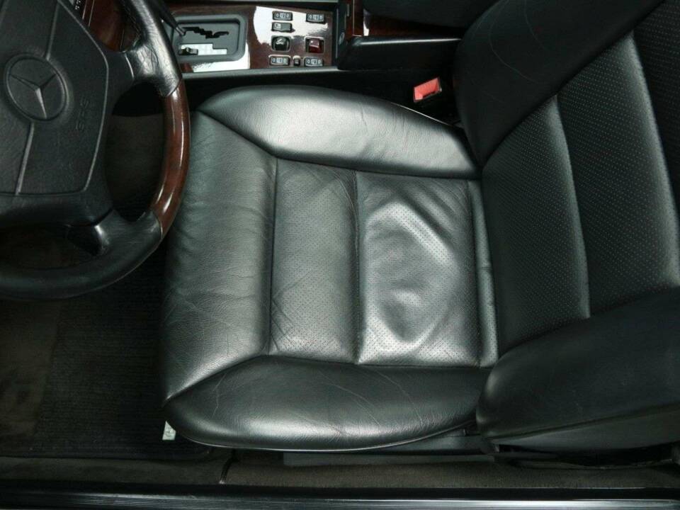 Immagine 12/30 di Mercedes-Benz E 320 (1997)