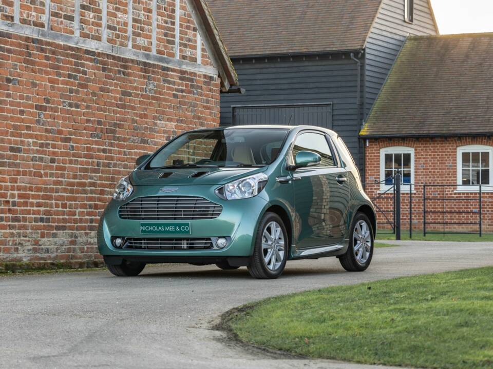 Image 16/50 of Aston Martin Cygnet (2013)