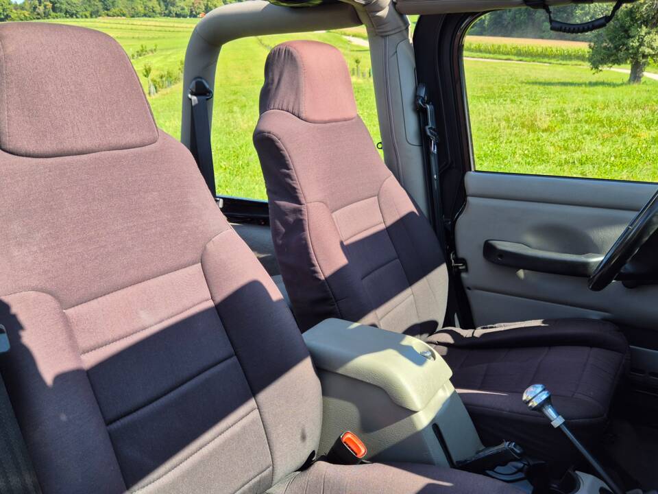 Bild 15/22 von Jeep Wrangler Sahara 4.0L (2004)