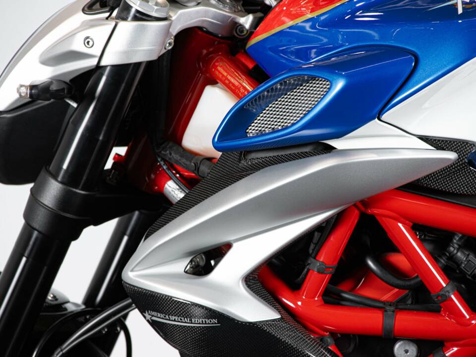 Bild 17/50 von MV Agusta DUMMY (2019)