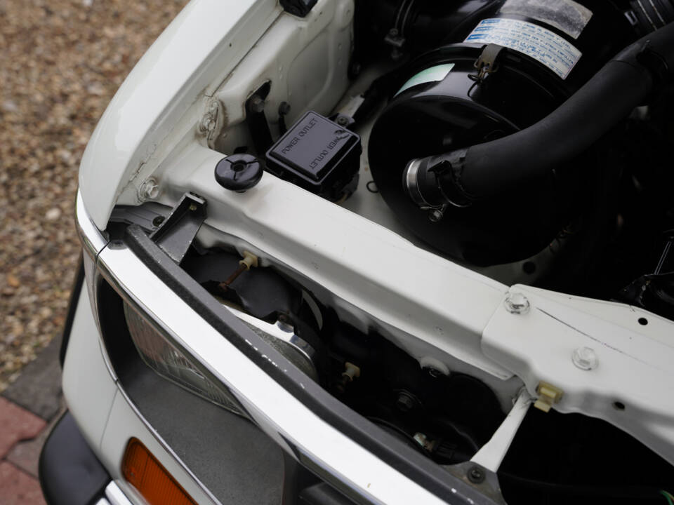Immagine 39/50 di Toyota Land Cruiser 2.4 LX Turbo (1992)