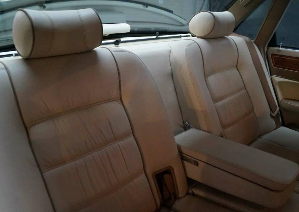 Image 19/47 of Jaguar XJ12 6.0 (1994)