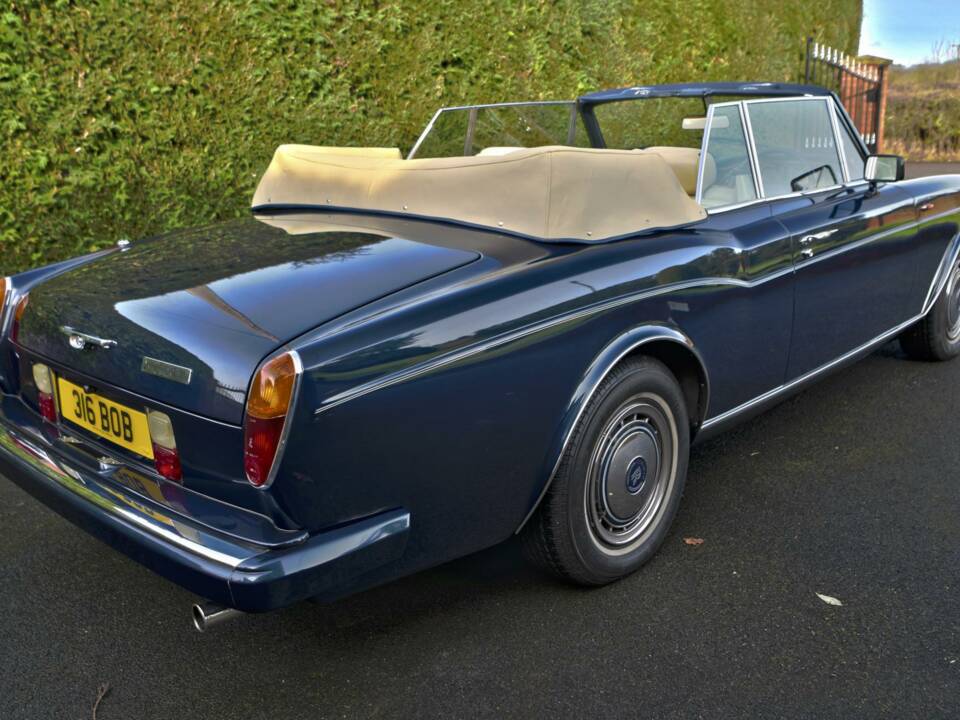 Image 15/50 of Rolls-Royce Corniche III (1990)