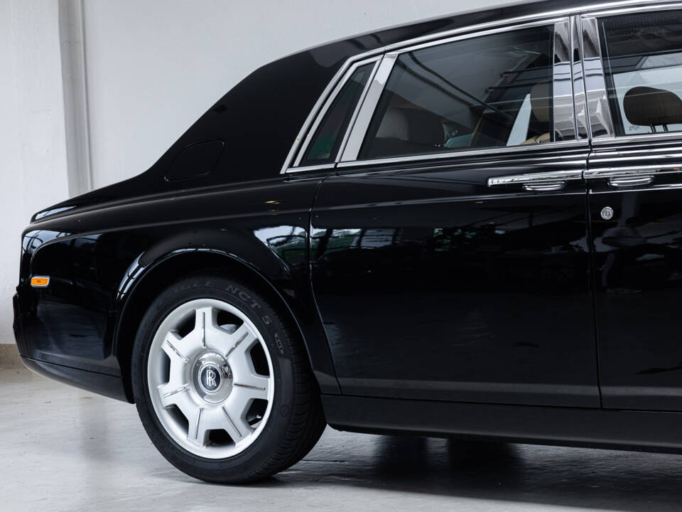 Immagine 37/40 di Rolls-Royce Phantom VII (2005)