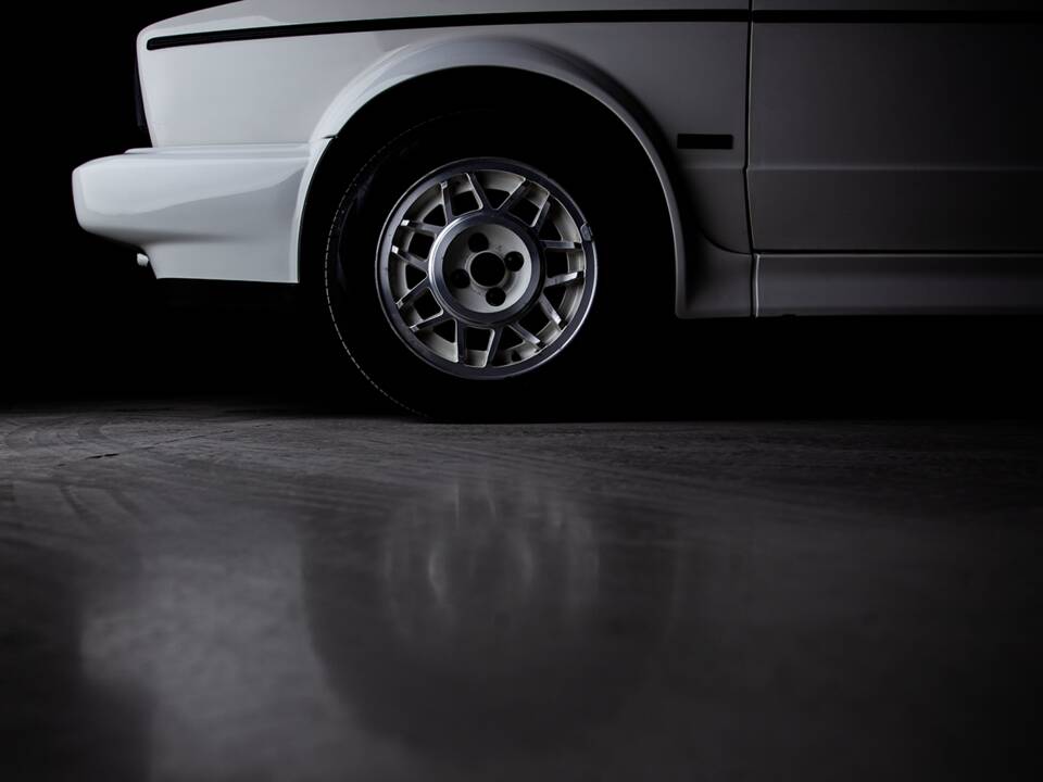 Image 30/37 of Volkswagen Golf Mk I Convertible 1.8 (1990)