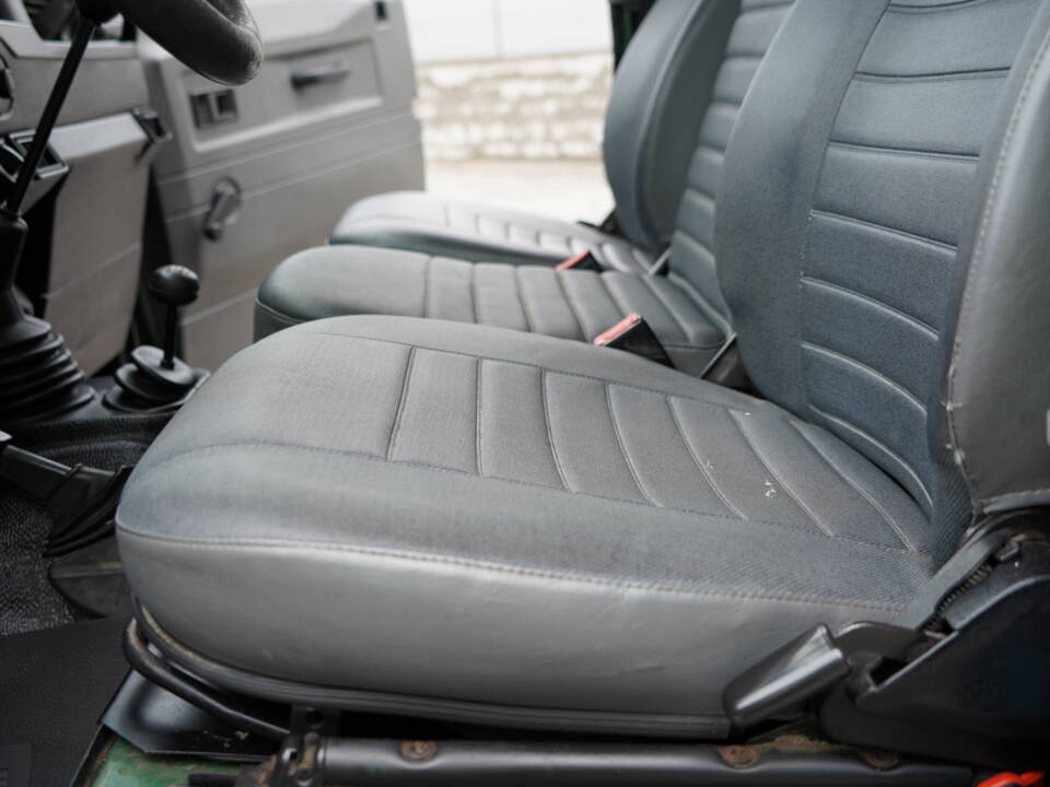 Image 19/35 de Land Rover Defender 90 (1998)