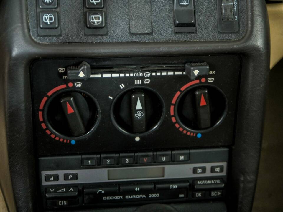 Afbeelding 21/50 van Mercedes-Benz 200 T (1982)