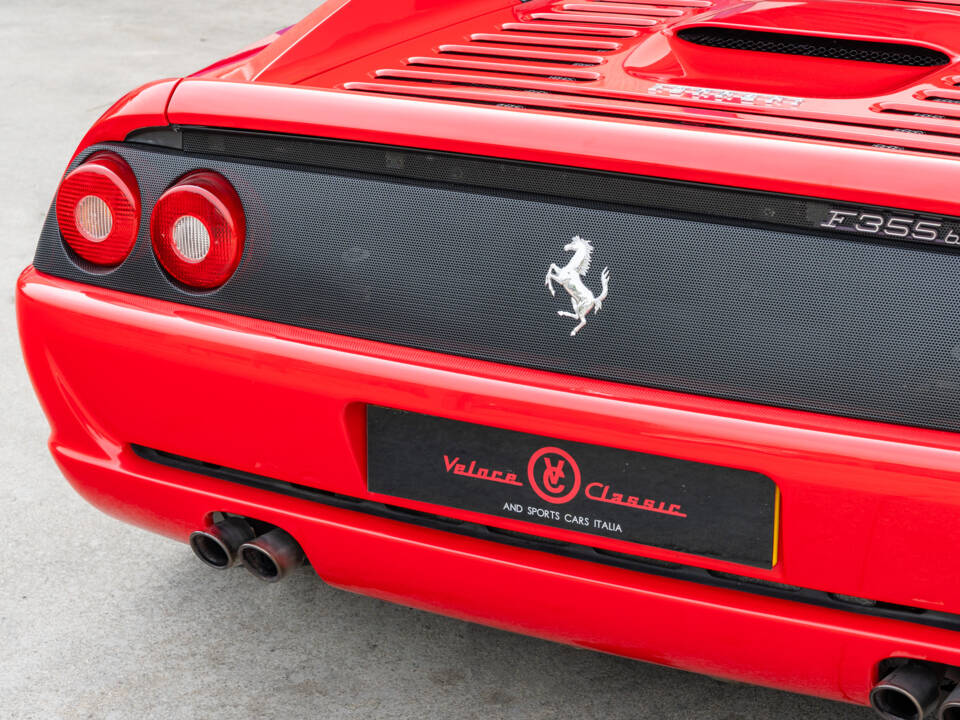 Imagen 29/89 de Ferrari F 355 Berlinetta (1996)