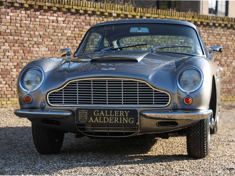 Bild 13/50 von Aston Martin DB 6 (1968)