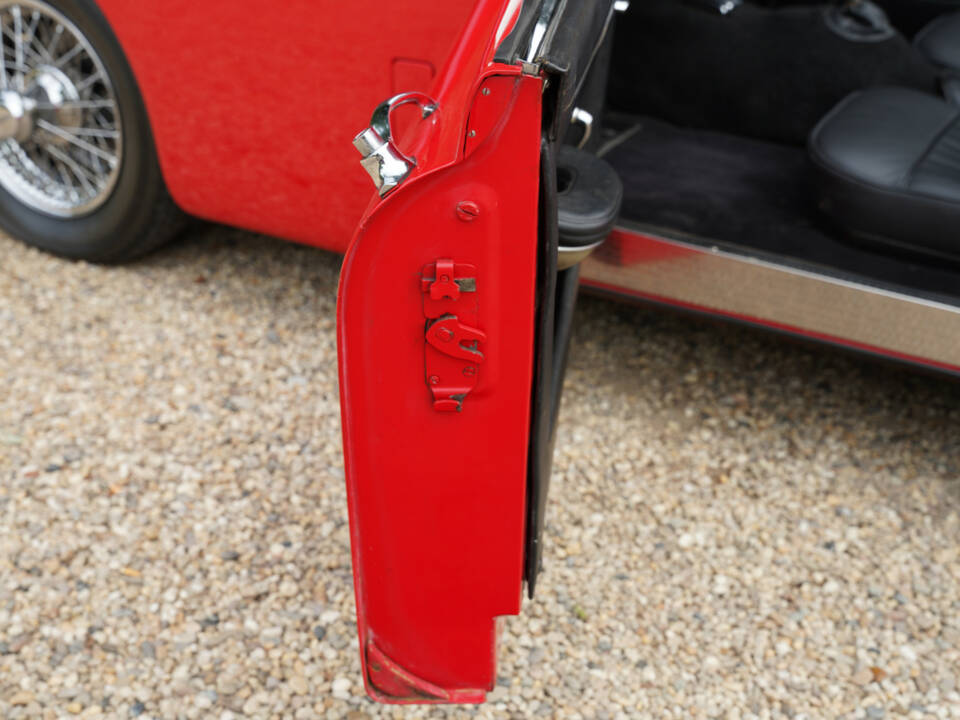 Image 15/50 of Jaguar XK 150 DHC (1960)