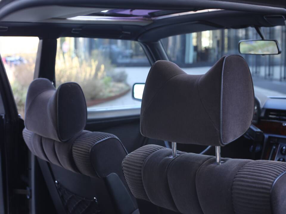 Afbeelding 10/46 van Mercedes-Benz 450 SEL 6,9 (1977)