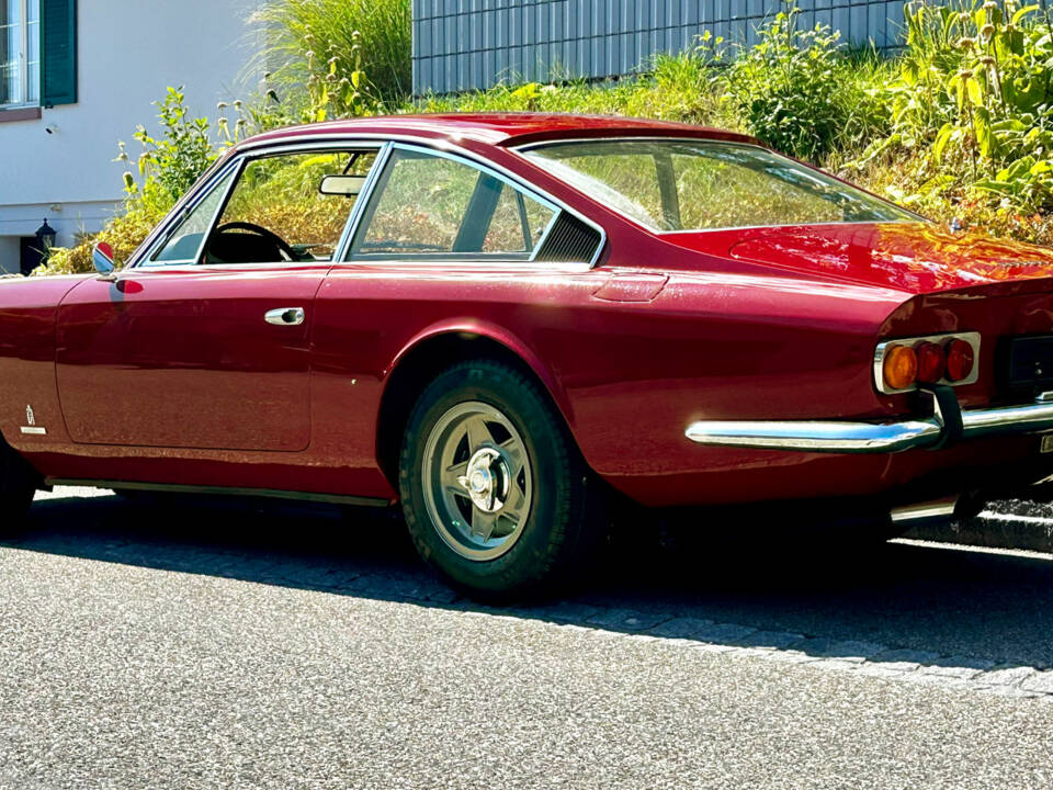 Imagen 3/12 de Ferrari 365 GT 2+2 (1971)