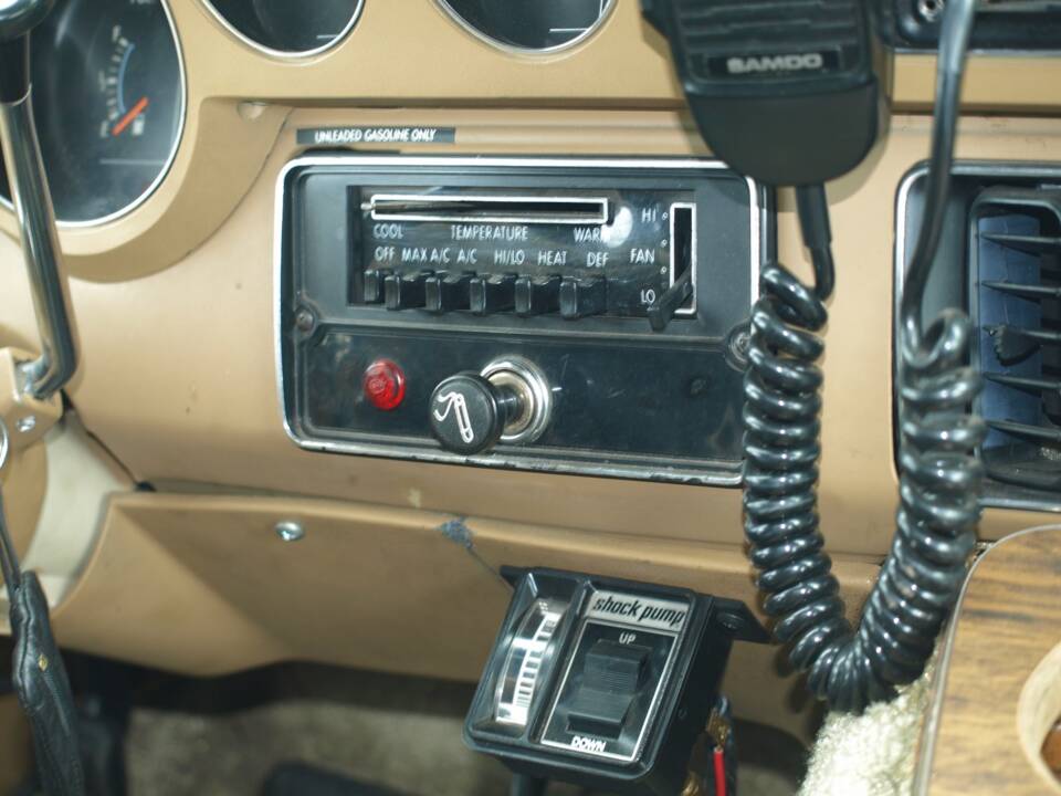 Immagine 66/143 di Dodge B 200 Sportsman (1978)