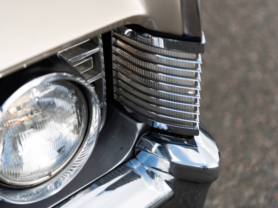 Bild 47/100 von Lincoln Continental Convertible (1965)