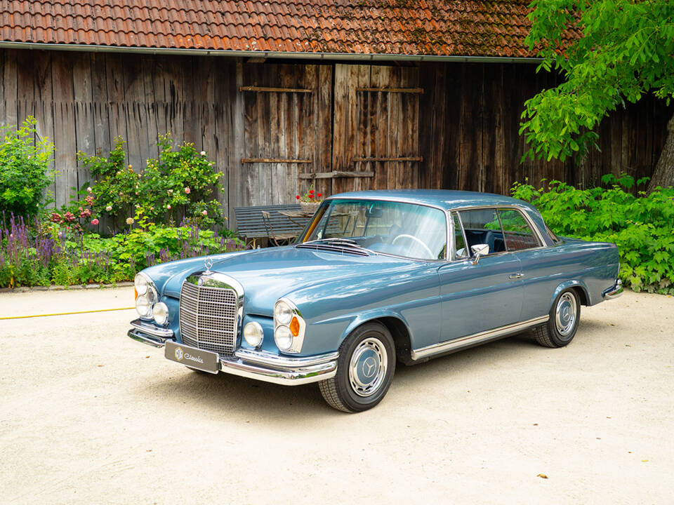 Image 5/48 of Mercedes-Benz 280 SE (1969)