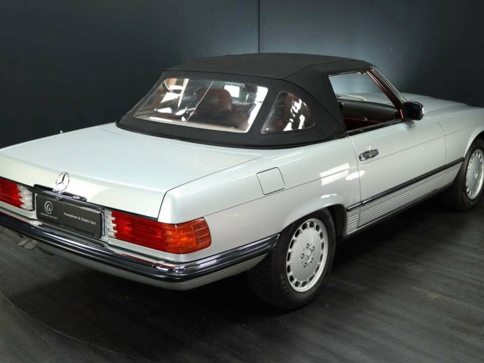 Imagen 2/30 de Mercedes-Benz 300 SL (1988)