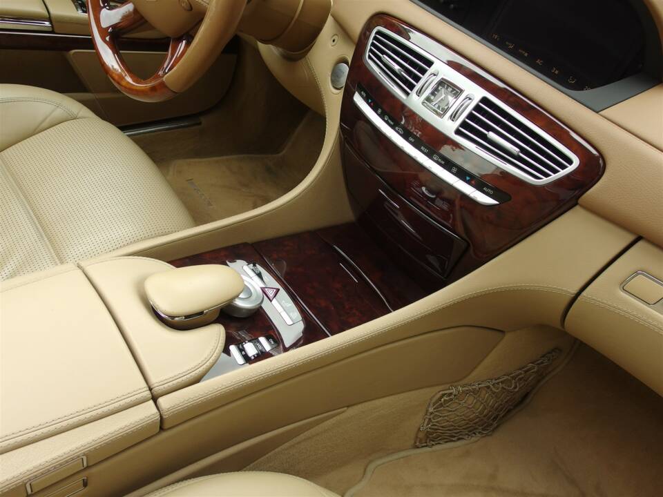 Bild 25/49 von Mercedes-Benz CL 63 AMG (2007)