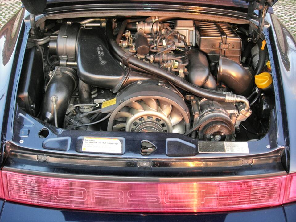 Image 34/42 of Porsche 911 Carrera 2 (1991)