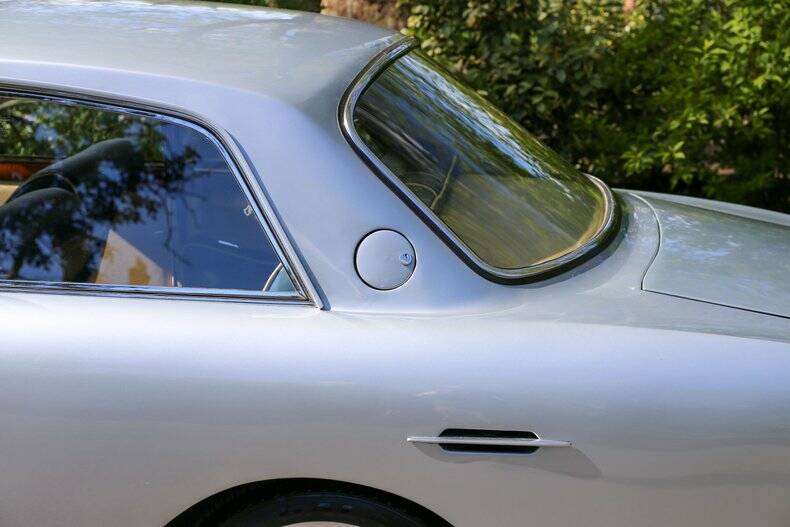 Image 10/18 of Bristol 411 Mk. II (1972)