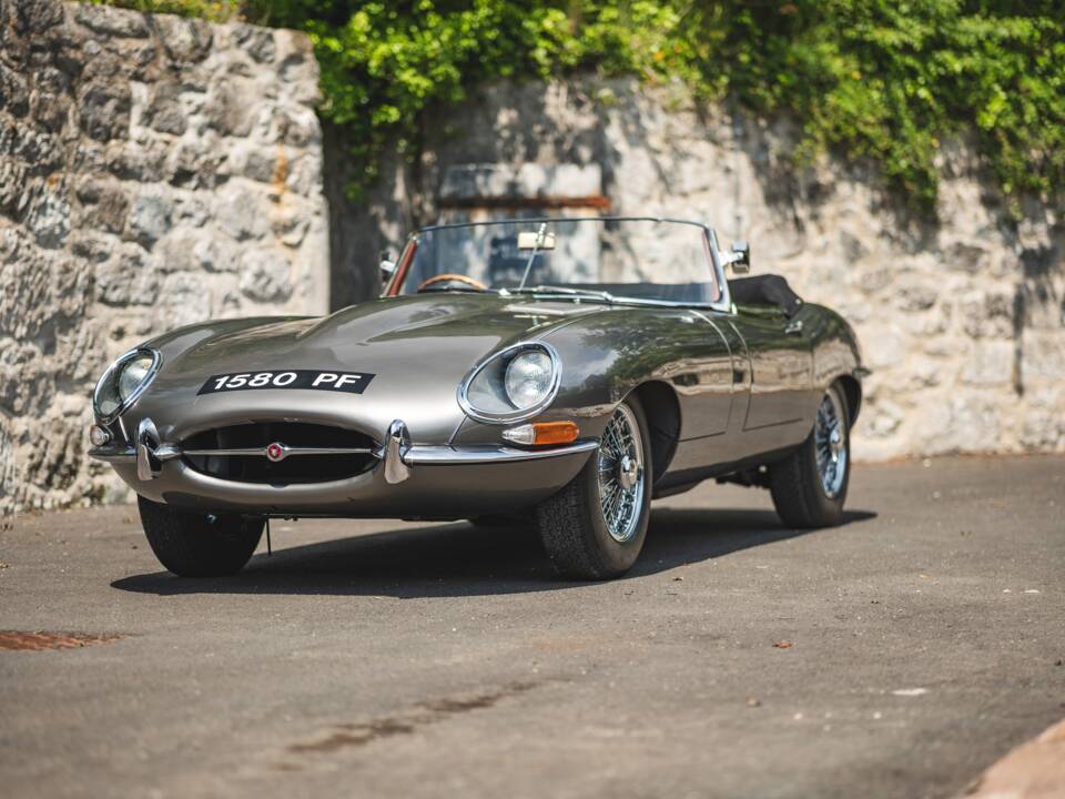 Image 9/50 of Jaguar Type E 3.8 (1963)