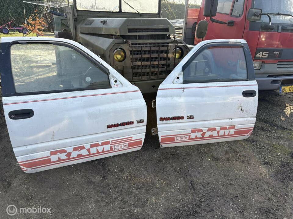 Image 30/34 of Dodge Ram 1500 (1998)