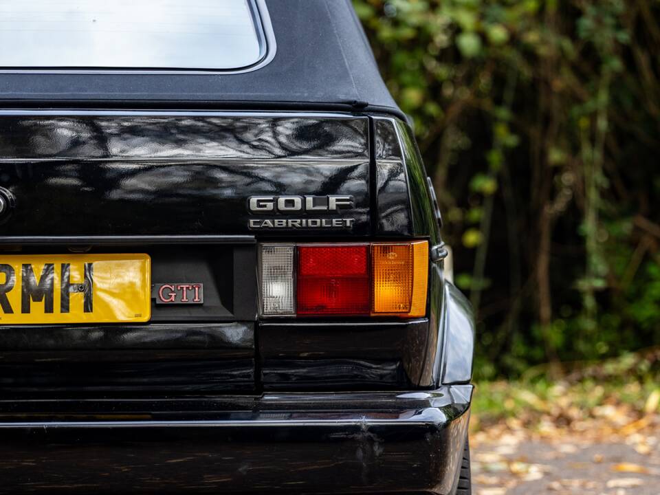 Afbeelding 29/46 van Volkswagen Golf I GTI 1.6 (1993)