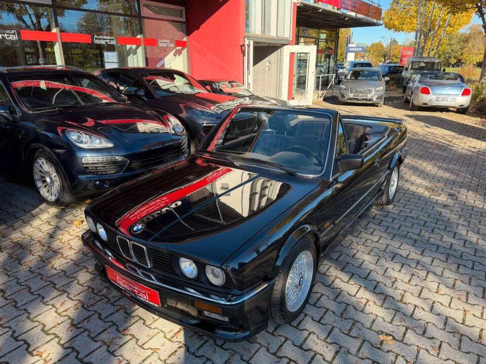Bild 2/28 von BMW 320i (1988)