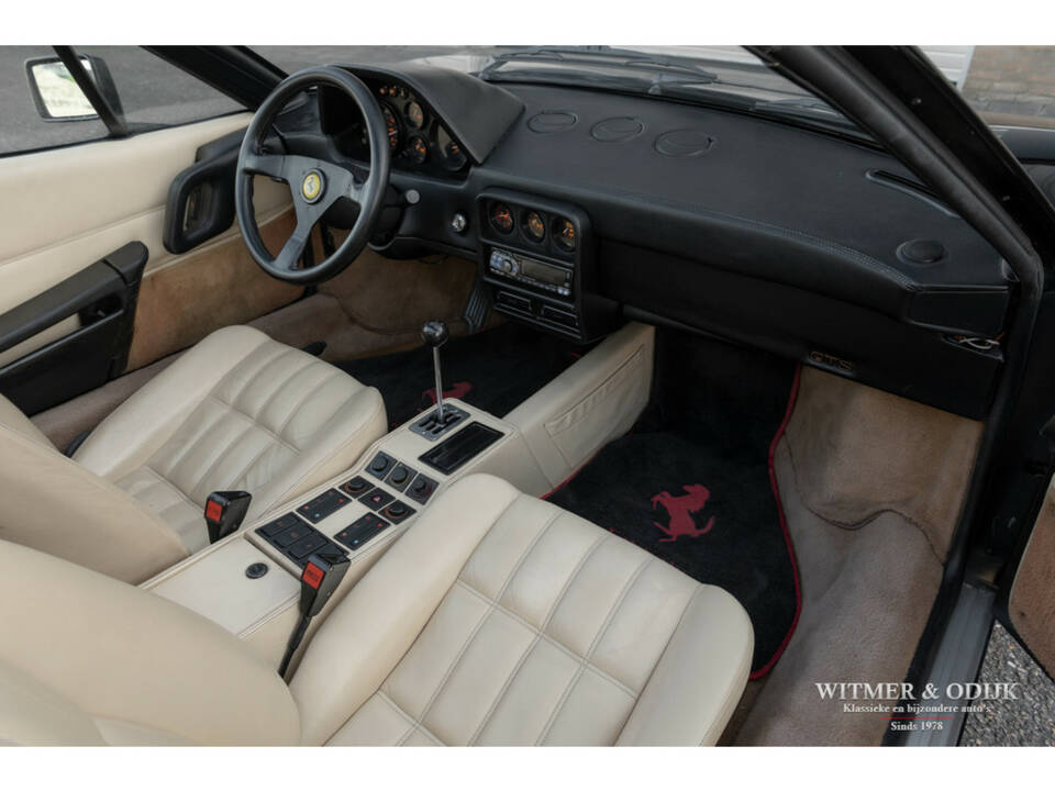 Image 17/41 de Ferrari 328 GTS (1989)