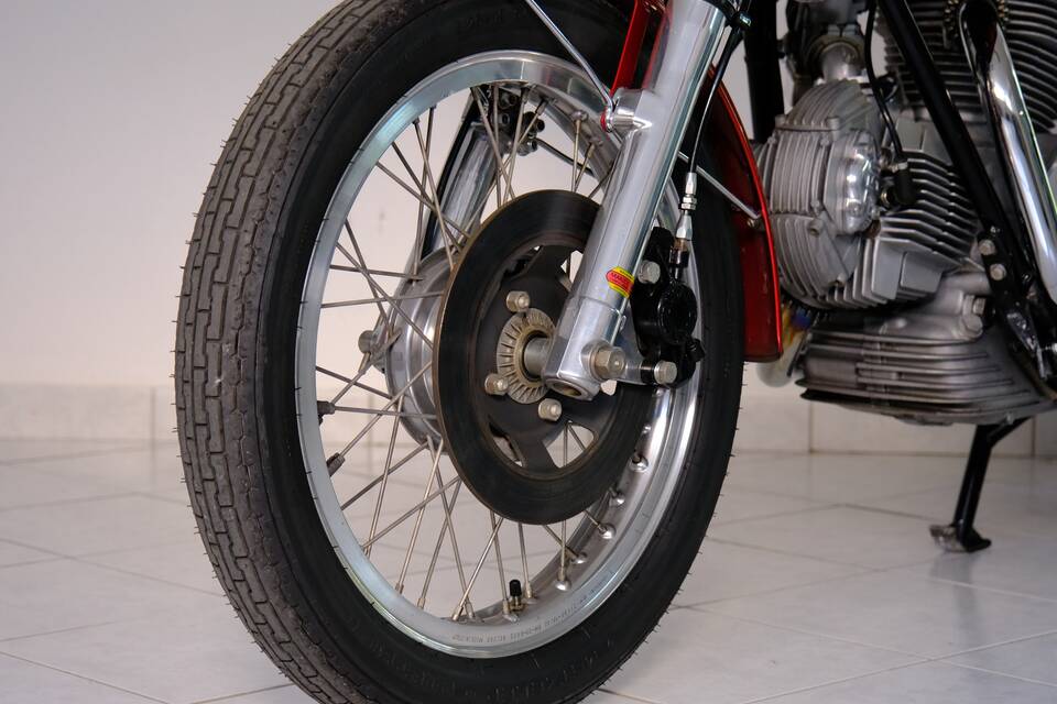 Immagine 32/96 di Ducati 750 GT (1974)
