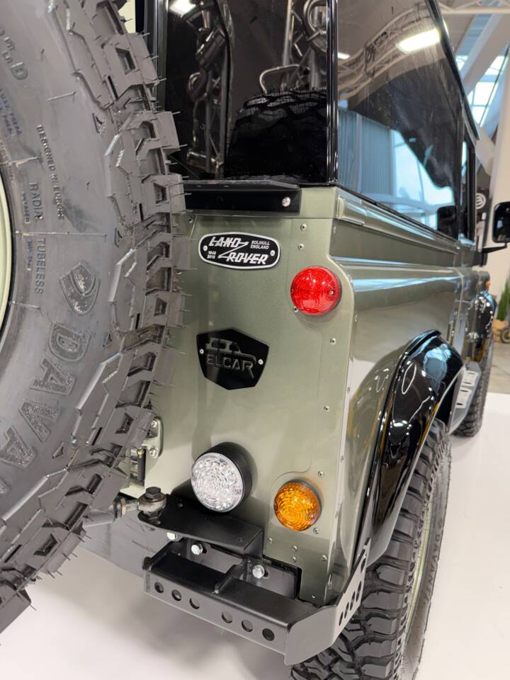 Image 8/23 of Land Rover 90 (1986)