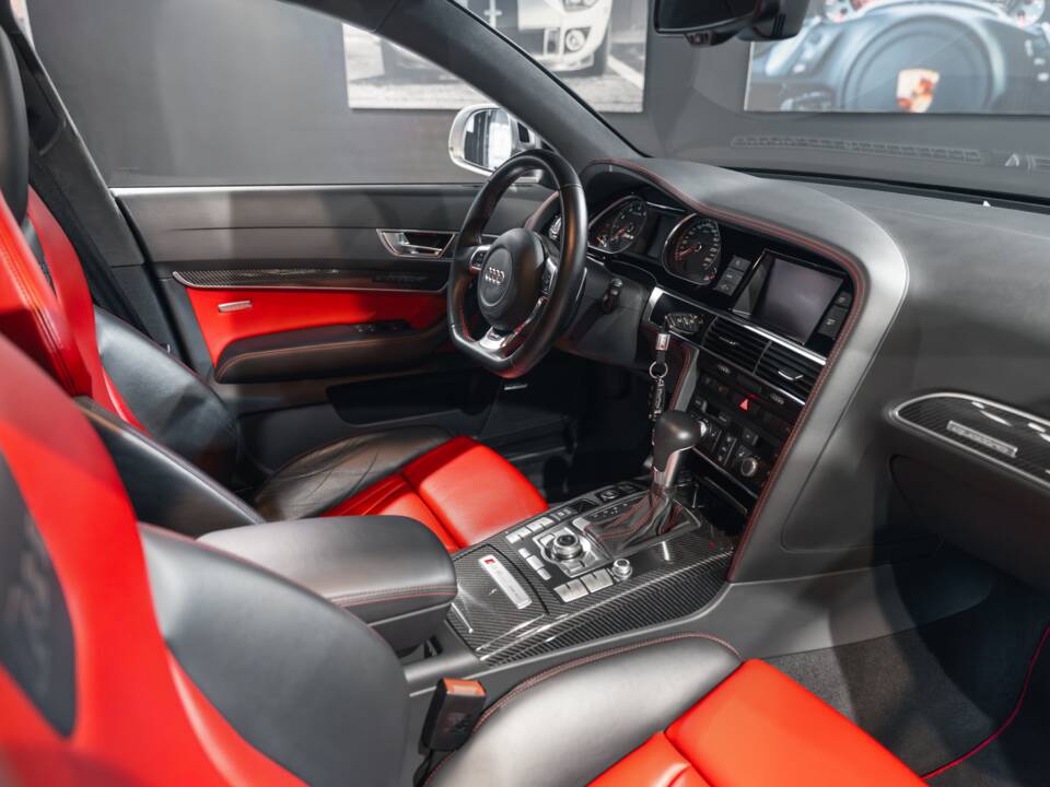Imagen 35/36 de Audi RS6 Avant (2010)
