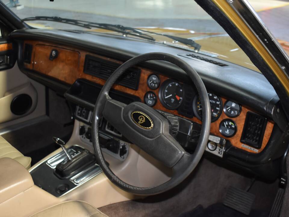 Image 20/47 of Daimler Sovereign 4.2 (1982)