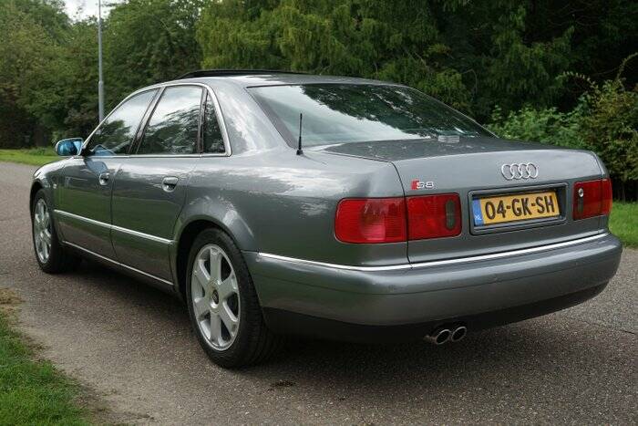 Immagine 4/7 di Audi A8 4.2 quattro (2001)