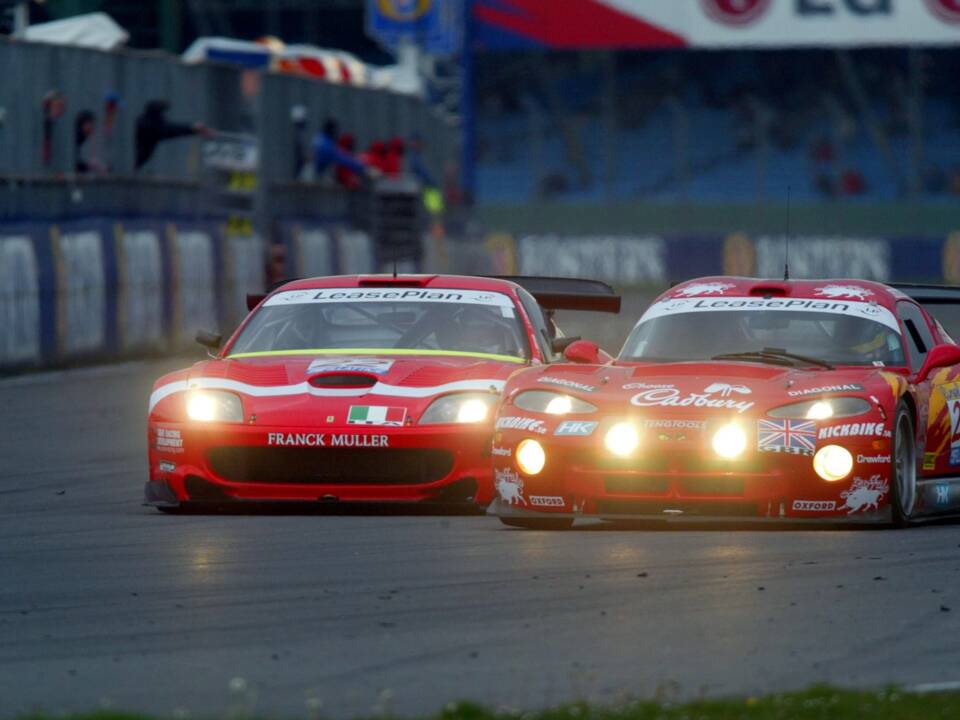 Image 13/17 de Ferrari 550 Maranello (2000)