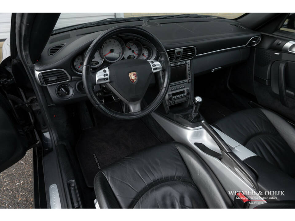 Bild 13/38 von Porsche 911 Carrera 4S (2006)