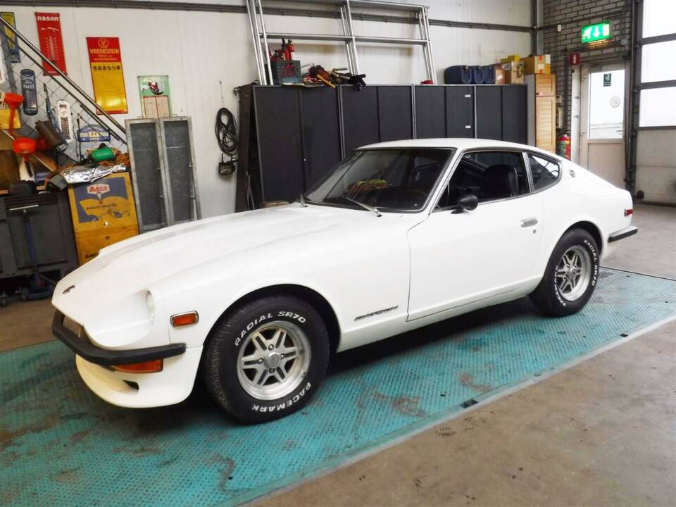 Image 24/39 of Datsun 240 Z (1972)