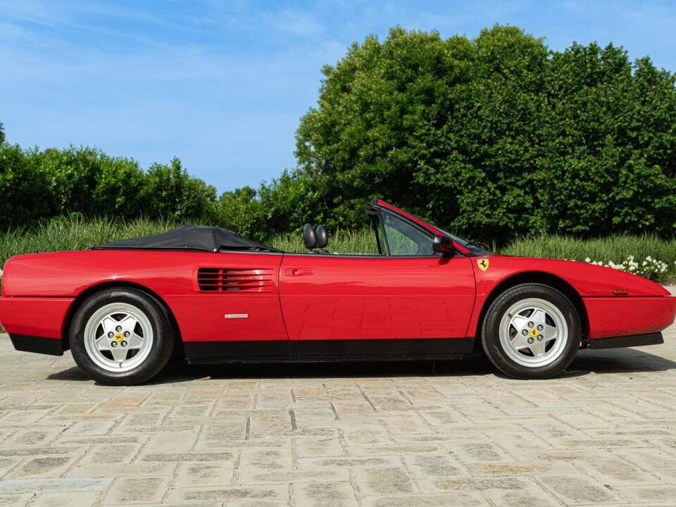 Image 4/50 of Ferrari Mondial T (1991)