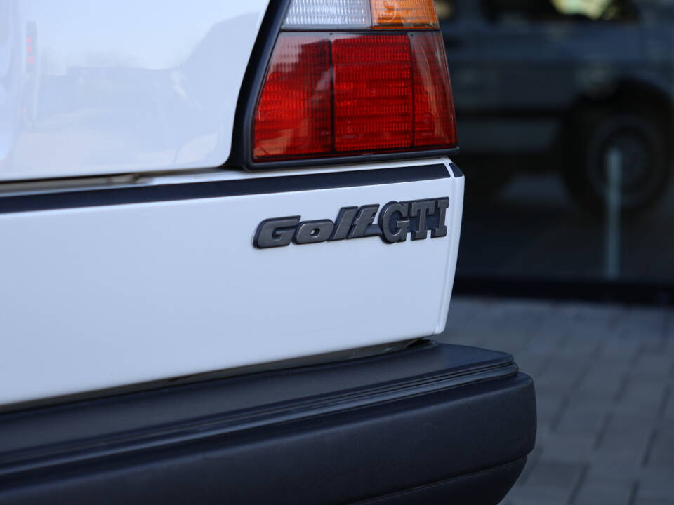Bild 11/16 von Volkswagen Golf II GTi 1.8 (1988)