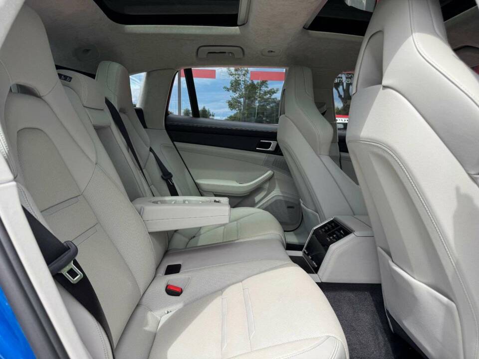Bild 19/20 von Porsche Panamera Turbo Sport Turismo (2019)