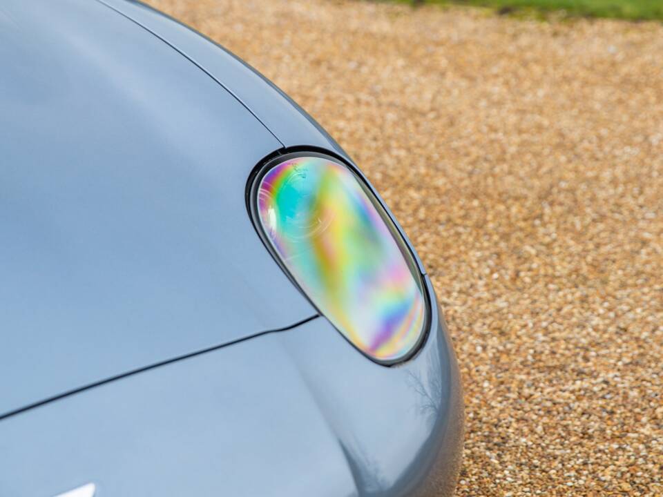 Image 28/74 of Aston Martin DB 7 GT (2004)