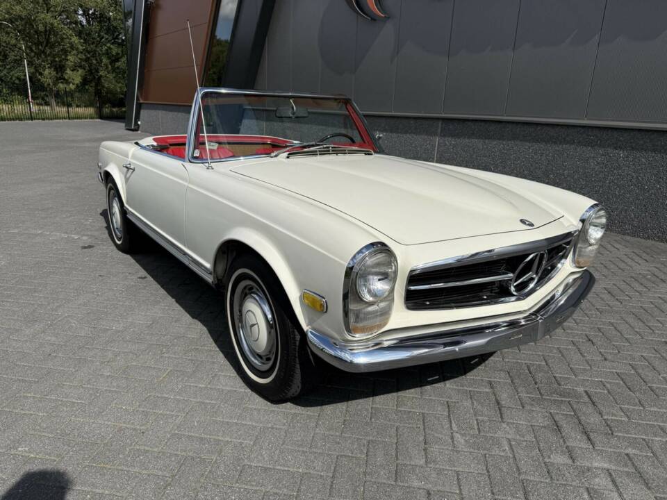 Immagine 7/50 di Mercedes-Benz 280 SL (1968)