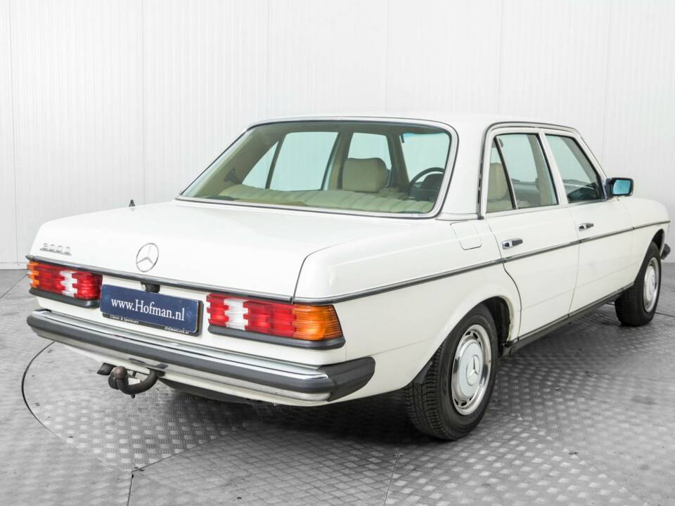 Image 26/50 of Mercedes-Benz 300 D (1980)