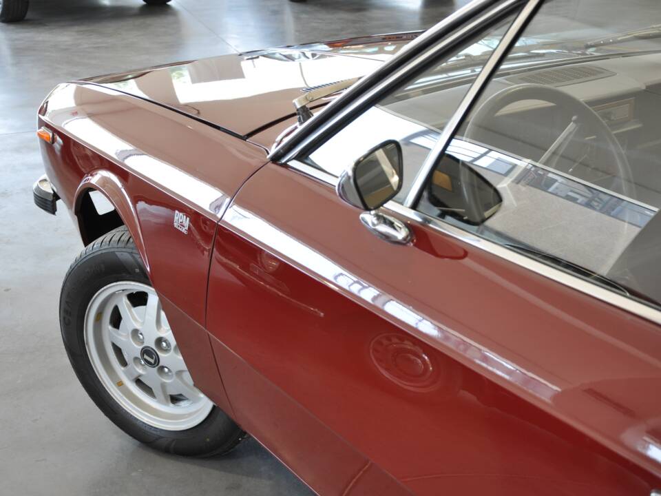 Image 17/37 of Lancia Beta HPE 1600 (1975)